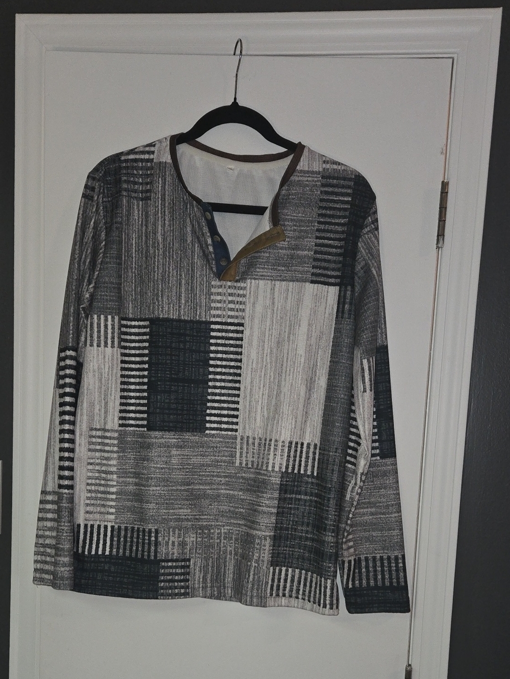 Long-Sleeve Patchwork Henley Shirt - Gray
